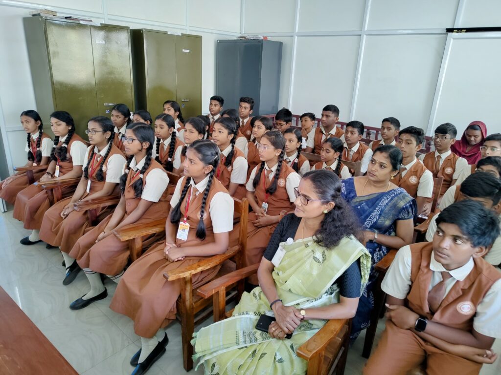 Students visit Palakkad District Court